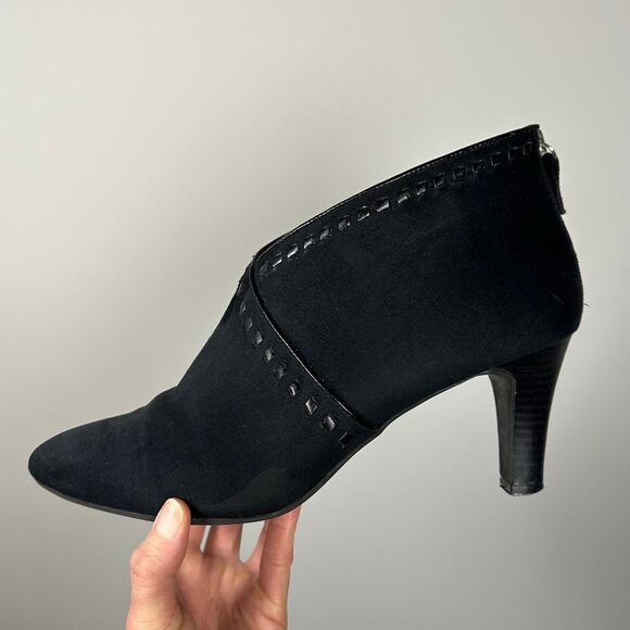 Life Stride Giada Almond Toe Black Heeled Booties Women's 11 - Picture 2 of 9